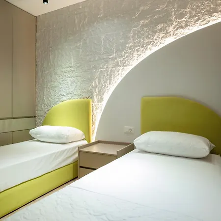 Casa Luxe Near Airport & Center