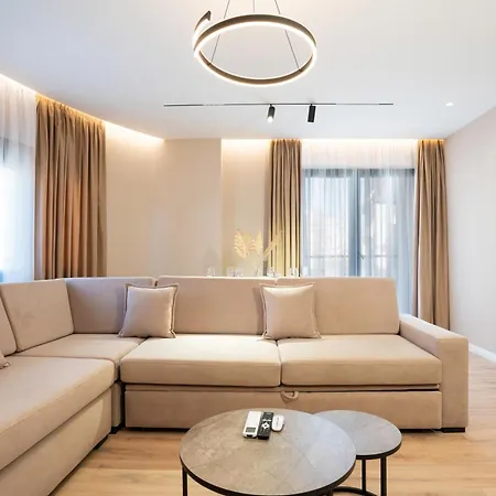 Casa Luxe Near Airport & Center *