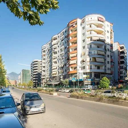Daire Casa Luxe Near Airport & Center