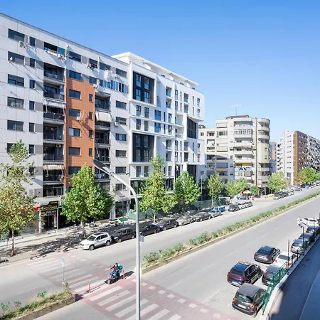 Daire Casa Luxe Near Airport & Center *